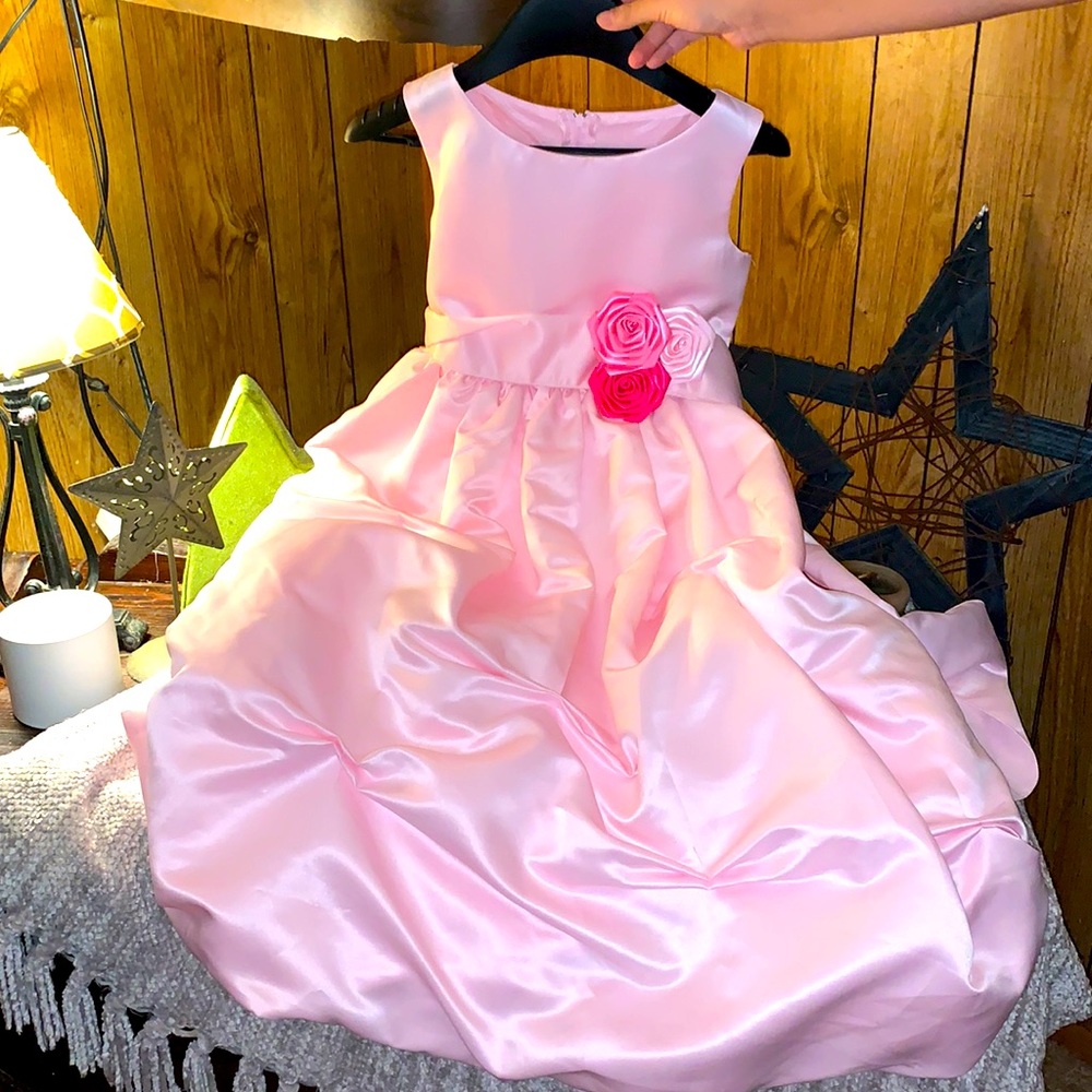 Worn once to a wedding. In excellent shape.